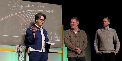 Sabina Saggioro mit den beiden «Teamwork-Komikern» Roman Tschäppler und Mikael Krogerus