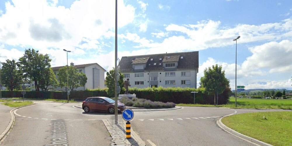 Die Sanierung der Grütstrasse beginnt am Kreisel in Gossau Unterdorf/Mönchaltorferstrasse und führt bis hinauf ins Zentrum von Gossau. (Archivbild)