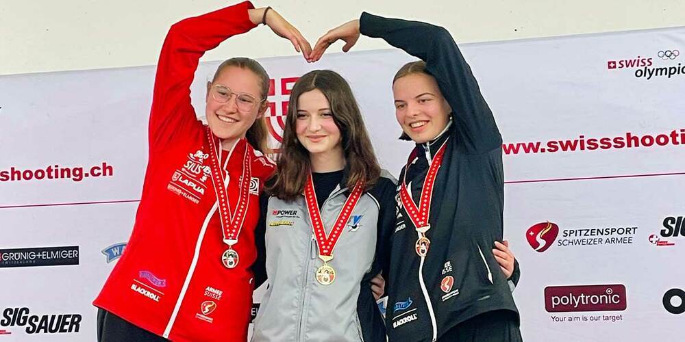 Mitte: Ilaria Barandun, rechts: Mia Hartmann