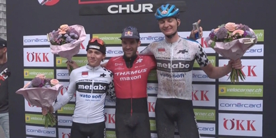 Podest der Elite Herren in Chur mit Eschenbacher Sieger: 1. Lars Forster (VC Eschenbach, Mitte), 2. Luca Schätti (l.), 3. Fabio Püntener. 
