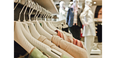  Der Zeitstress führt dazu, dass immer weniger Schweizer:innen in der Stadt einkaufen. Mit dem Konzept der vier Ps, kann das Einkaufserlebnis attraktiver gestaltet werden.