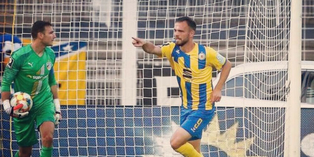 Mit dem deutschen Traditionsverein Eintracht Braunschweig ist Ademi  2013 in die 1.  Bundesliga aufgestiegen.  