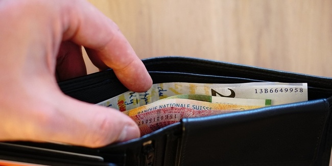 Die Durchschnittsprämie beträgt aktuell rund 378 Franken. Ein vierprozentiger Prämienanstieg würde somit rund 19 Franken betragen. (Symbolbild)