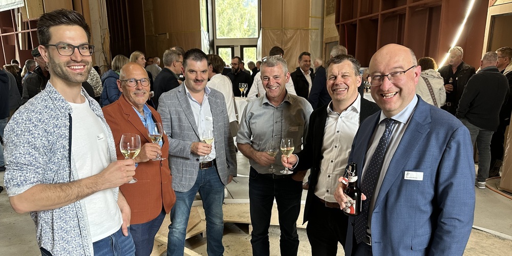 Neuer Chefexperte Prisco Egli (v.l.) mit Vorgänger Charles Odermatt, den neuen Vorstandsmitgliedern Niklaus Amrhein und Paul Stricker sowie Verbandspräsident Urs Hungerbühler und Regierungsrat Beat Tinner.