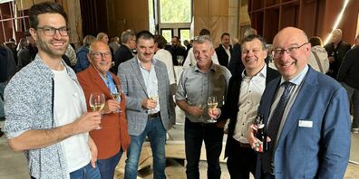 Der neue Chefexperte Prisco Egli (v.l.) mit seinem Vorgänger Charles Odermatt, den beiden neuen Vorstandsmitgliedern Niklaus Amrhein und Paul Stricker sowie dem Verbandspräsidenten Urs Hungerbühler und Regierungsrat Beat Tinner.