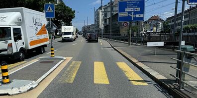 Die 32-Jährige wurde beim Überqueren des Fussgängerstreifens gestreift.