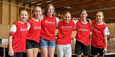 v.l. Amy Mertl (Offensive, G14), Noemi DeThomas (Tor, G14), Ladina Köppel (Offensive, G14), Sinah Durot (Tor, G16), Lou Kehl (Defensive, G14), Mia Lüchinger (Offensive, G14). Es fehlt: Milla Tanner (Defensive, G14)