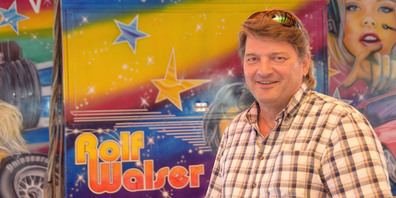 Zum Nichtstun gezwungen: Rolf Walser hofft, dass er ab September endlich seine Attraktionen aufbauen darf. (Bild Silvia Gisler)
