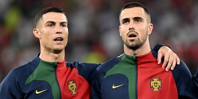 Singen weiterhin auch an der Euro die Hymne: Cristiano Ronaldo (l.) und Goalie Diogo Costa.