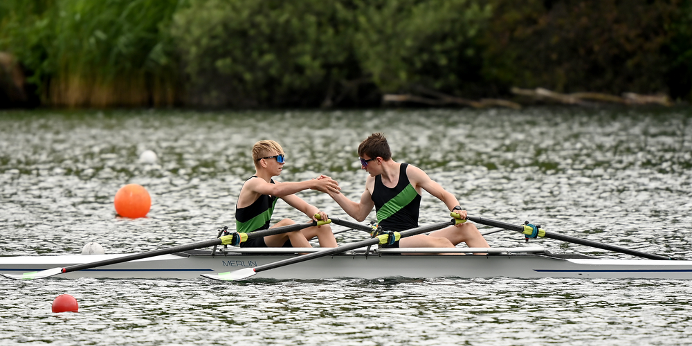 Liam Mittelstädt (l.) und Claudio Streit nach der Zieleinfahrt.