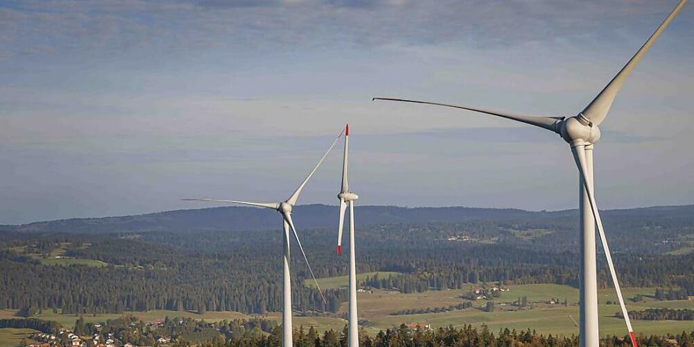 In Thundorf TG  wurde die Bevölkerung zu ihrer Meinung zu den geplanten drei Windkraftanlagen befragt. (Archivbild)