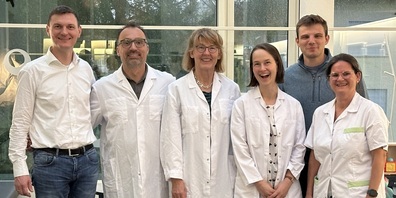 v.l.n.r.: Prof. Dr. Tobias Kowatsch (HSG), Dr. med. Philip J. Broser (OKS), Prof. Dr. med. Dagmar l’Allemand (OKS), Dr. med. Sarah S. Oberhauser (OKS), Marc-Robin Grüner (HSG), Susanne Mäder-Duss (OKS)