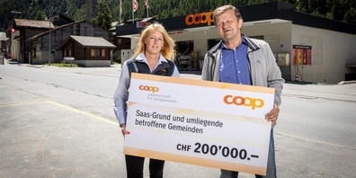 Nach der Scheckübergabe in Saas-Grund (Bild) unterstützt Coop nun auch die Katastrophengebiete im Wallis und Tessin.