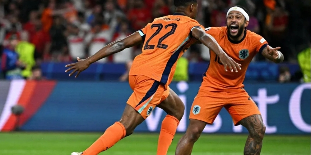 Erst in der zweiten Hälfte gelang es der Elftal, die türkische Abwehr zu überwinden.