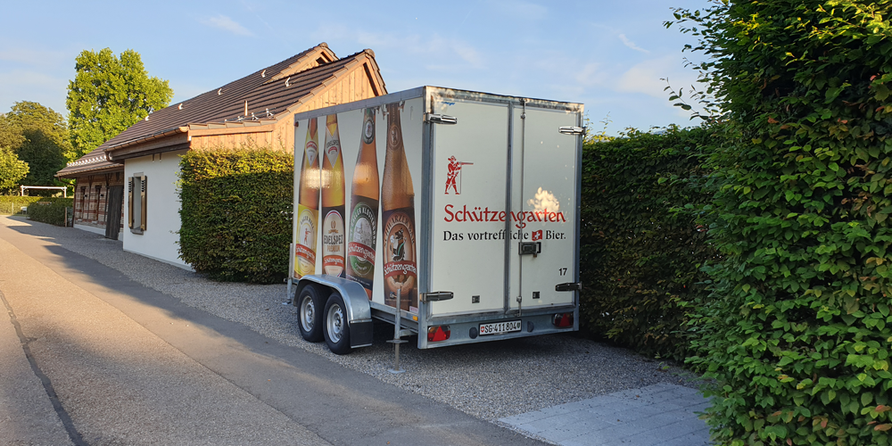 Drei Tage lang stand dieser Bierwagen für das Fest der Ortsbürger bei der «Alten Zementi». Foto: Werner Frieden.