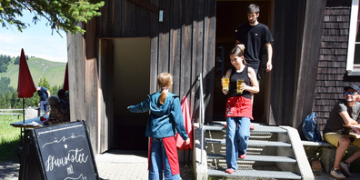 20 Jugendliche betreuen für eine Woche die SAC-Hütte Chammhalden.