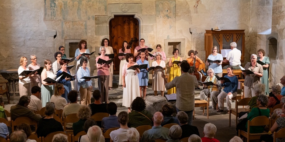 Der Frauenchor Bubikon zeigte in verschiedenen Räumen ihr vielseitiges Repertoire.