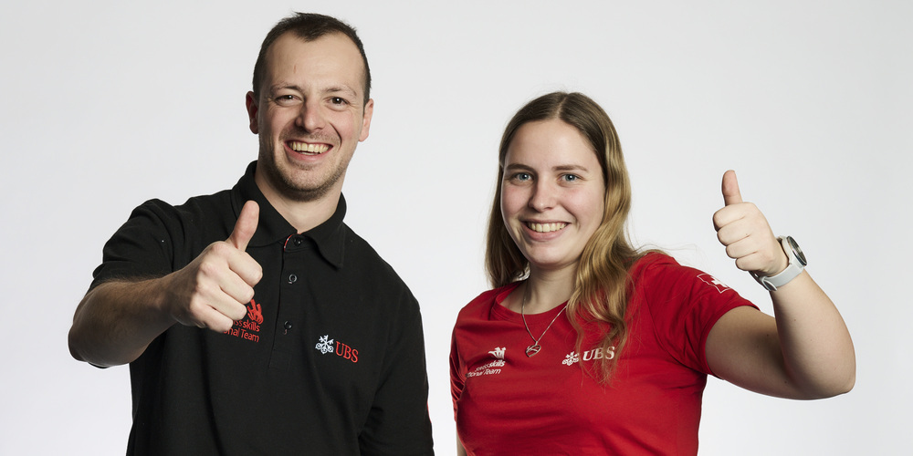 Jana Goldener bereitet sich mit ihrem Fachexperten Davide Donati auf die WorldSkills vor.