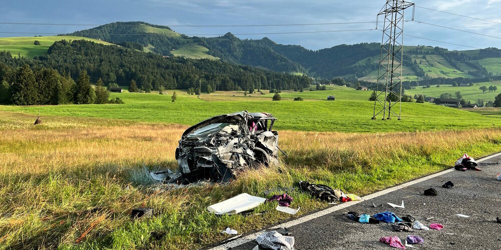 Bei der Frontalkollision kam ein 68-Jähriger ums Leben.