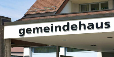 Ort der globalen Grosszügigkeit: das Gemeindehaus Maur.