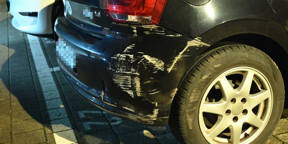Auch das Fahrzeug des 60-Jährigen trug Spuren davon.