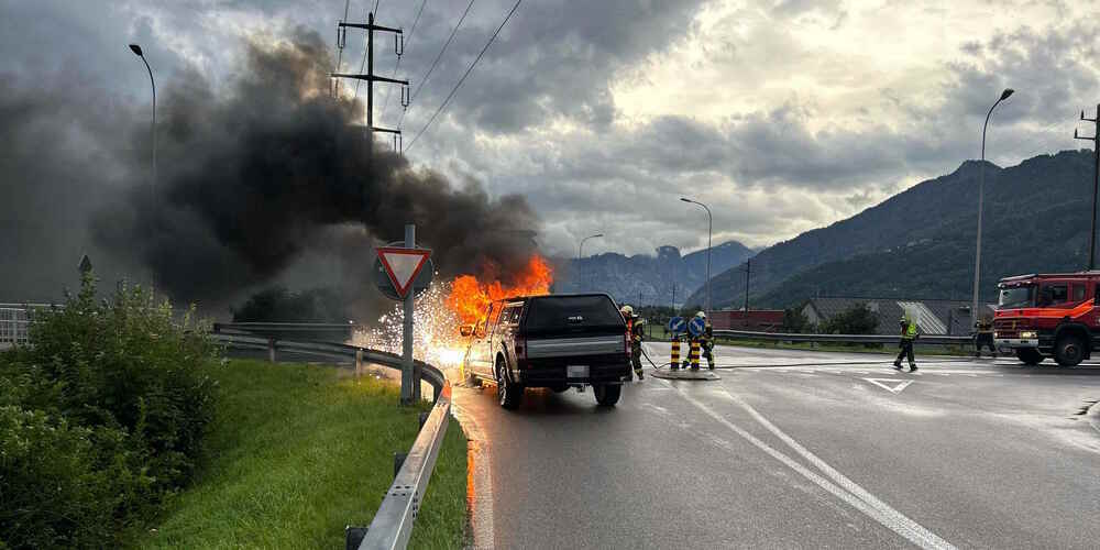 Die Insassen konnten das Auto unverletzt verlassen.