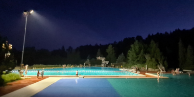 Schwimmen bei Mondlicht ist ein besonderes Erlebnis.