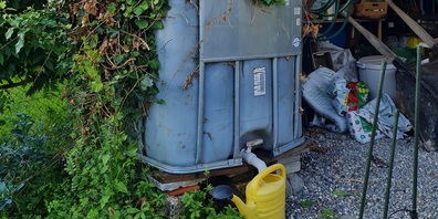 Hat sich bewährt: Auch dieser Regenwassertank spart Trinkwasser und schont das Portemonnaie.