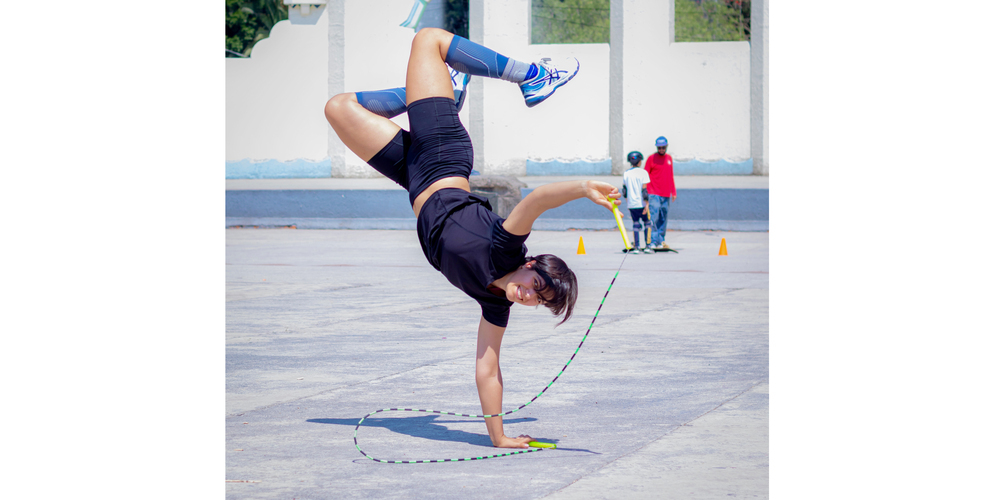 Stefanie Schneider aus Dachsen nimmt dieses Jahr an der Rope Skipping Europameisterschaft in Ungarn teil. Dabei misst sie sich in fünf Disziplinen mit ihren Konkurrent:innen.