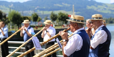 Die Alphorngruppe Echo vom Frohberg sorgt für die richtige Stimmung am  1. August.