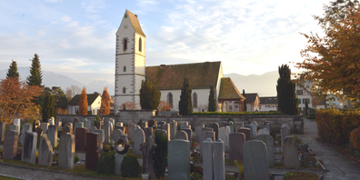 Die Gemeinde Uznach sieht Freiflächen in der öffentlichen Hand wie z.B. den Friedhof (Bild) als Kandidaten für eine biodiverse Aufwertung.