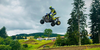 Quadfahrer Robin Lüthi in Aktion.