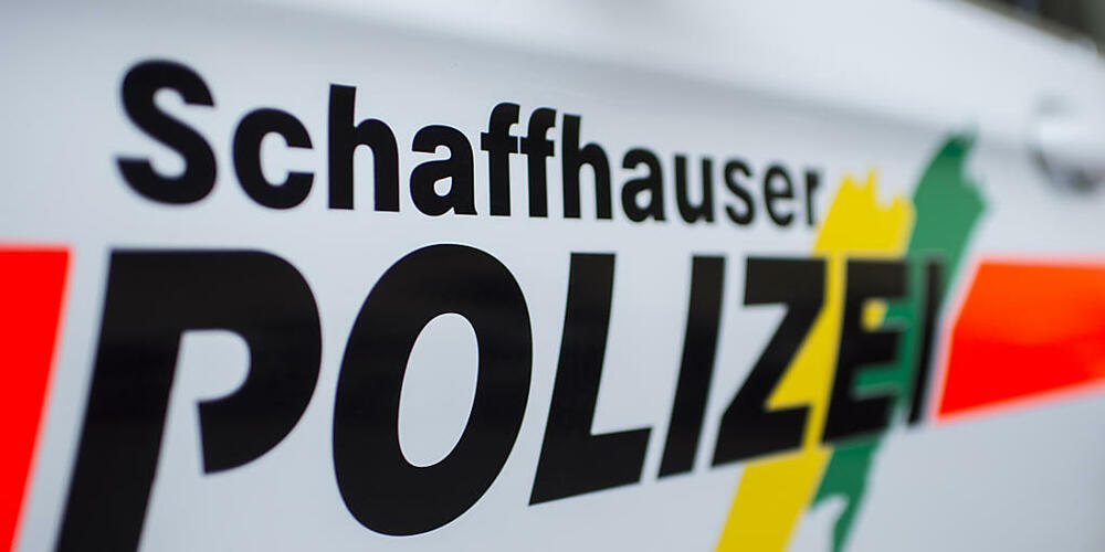Der Schaffhauser Polizei wurde eine neue Masche des Telefonbetrugs gemeldet. Eine 64-Jährige wurde aufgefordert, Codes von iTunes-Karten zu schicken. (Archivbild)