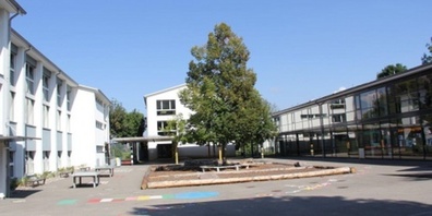 Die Schule Lätten ist die grösste von drei Primarschulen in der Gemeinde Fällanden.