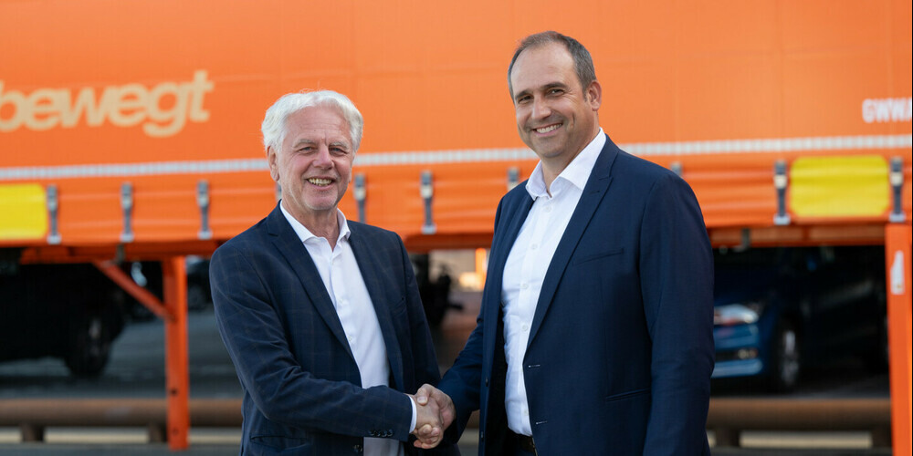 Oskar Kramer (links) übergibt seinen Posten an Thomas Niederer (rechts).