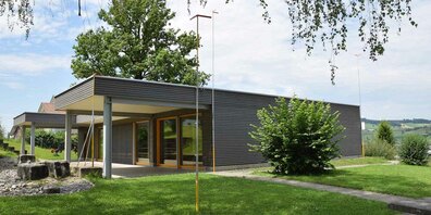 Das Neubauprojekt in Schübelbach wird vorangetrieben, der neue Kindergarten sollte bereits in einem Jahr in Betrieb genommen werden. Darunter entsteht ausserdem ein neuer Schwingkeller. 