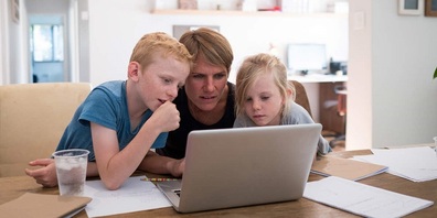 Eltern, die ihre Kinder zu Hause unterrichten wollen, brauchen im Kanton Schwyz ein Lehrerpatent.