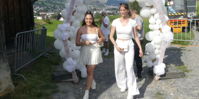 Die Gäste des «white daydance Torkeltanz» kamen alle weiss gekleidet