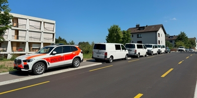 Tatort Aeschstrasse: Die Einsatzkräfte lassen die Anwohner nicht mehr passieren.