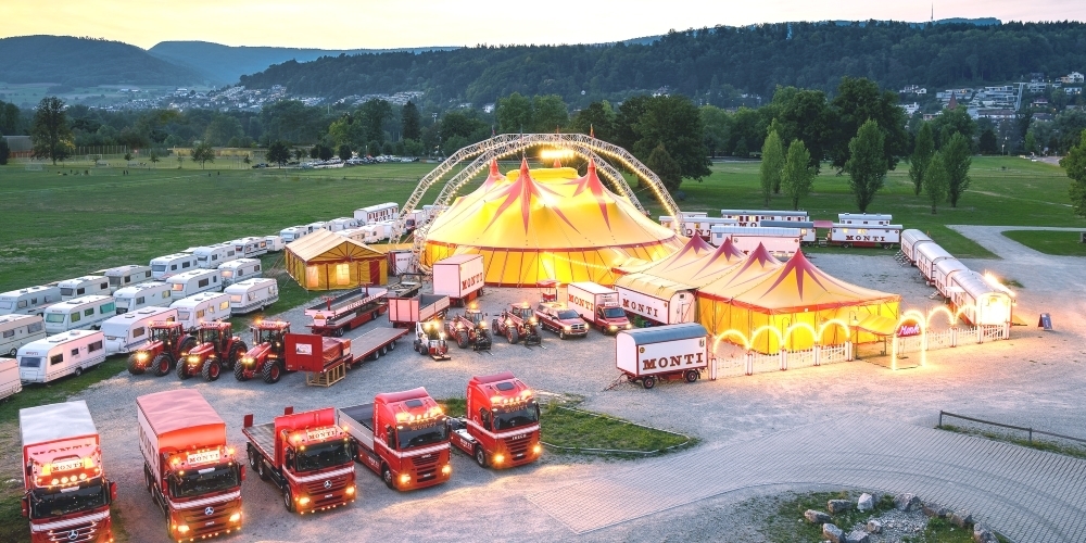 Die diesjährige Tournée des Circus Monti hätte am 7. August in Wohlen begonnen. Verschiedene Sicherheitskonzepte wurden geprüft, doch lassen sich diese schwer mit dem einmaligen Circuserlebnis verbinden und  ansatzweise kostendeckend umsetzen.