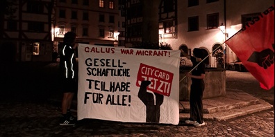 Die Juso mit ihrem Transparent.