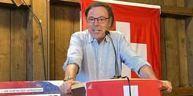 Christoph Mörgeli auf dem Oberrieter Schloss Blatten
