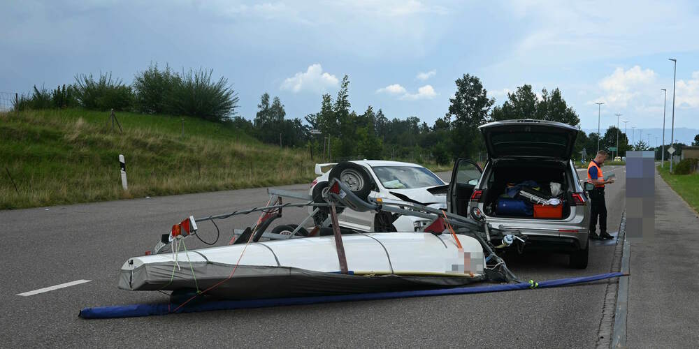 Beide Autos wurden total beschädigt.