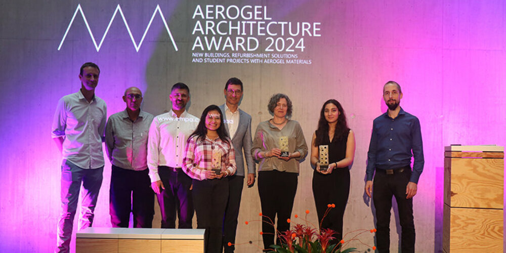 Von links nach rechts: Thomas Bergmann, Samuel Brunner (Organisationsteam Empa), Michal Ganobjak (Organisator, Sekretär AAA), Lucia Boyerman (wissenschaftliche Assistentin Empa), Volker Herzog (Jury-Mitglied, Herzog Architektur), Annette Fest (Zweiter Platz, bodensteiner fest Architekten BDA), Chaima Mansour (wissenschaftliche Assistentin Empa), Jannis Wernery (Organisationsteam Empa).