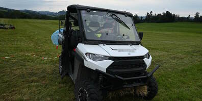 Mit diesem Geländefahrzeug waren die drei Verunfallten unterwegs.