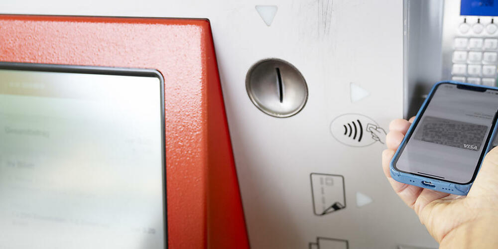 Da die meisten Bahn-Billette online oder am Automaten gekauft werden, schliessen die SBB per Ende Jahr an sechs Zürcher Bahnhöfen die Schalter. (Symbolbild)