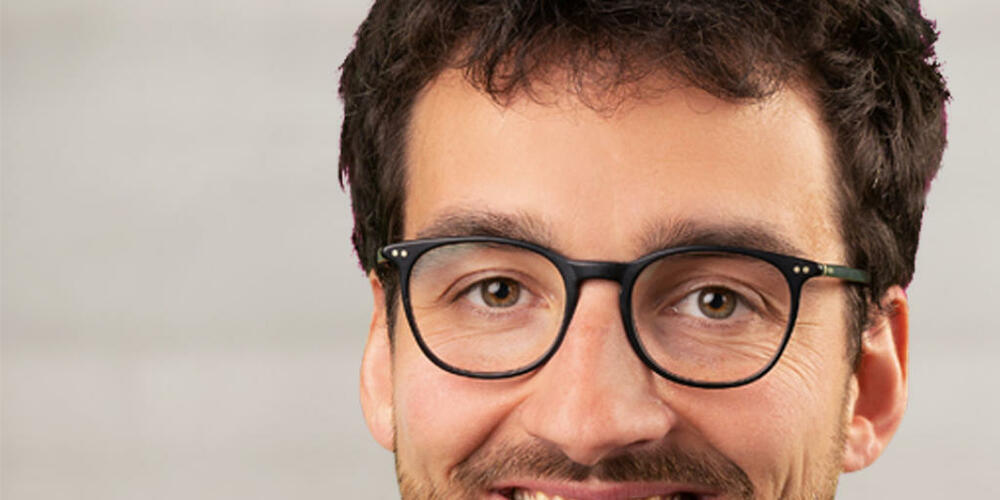 Simon Gredig (Grüne) schaffte im ersten Wahlgang den Sprung in den Churer Stadtrat.