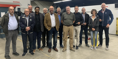 Die Teilnehmer an der HV der FDP Marbach bei der Besichtigung der Firma Kotexma 