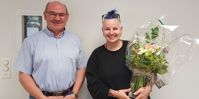 Gemeindepräsident Gino Pauletti mit Neo-Gemeinderätin Yolanda Lötscher