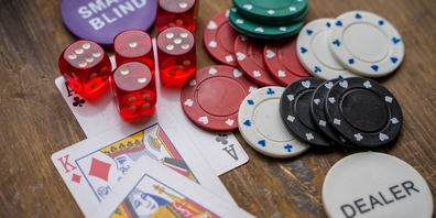 Auch dank des Internets sind Geldspiele leicht und überall zugänglich. Bei einer Geldspielsucht drohen schwerwiegende Folgen. (Symbolbild)